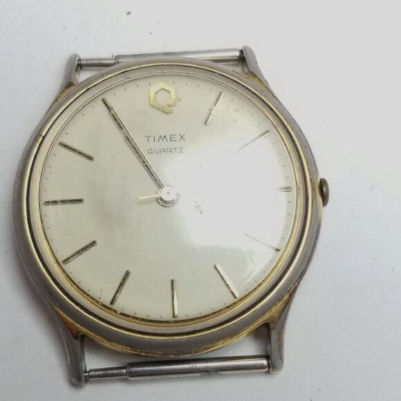 Vintage Timex Quartz Watch, Not Working, Sold As Is - Picture 3 of 5